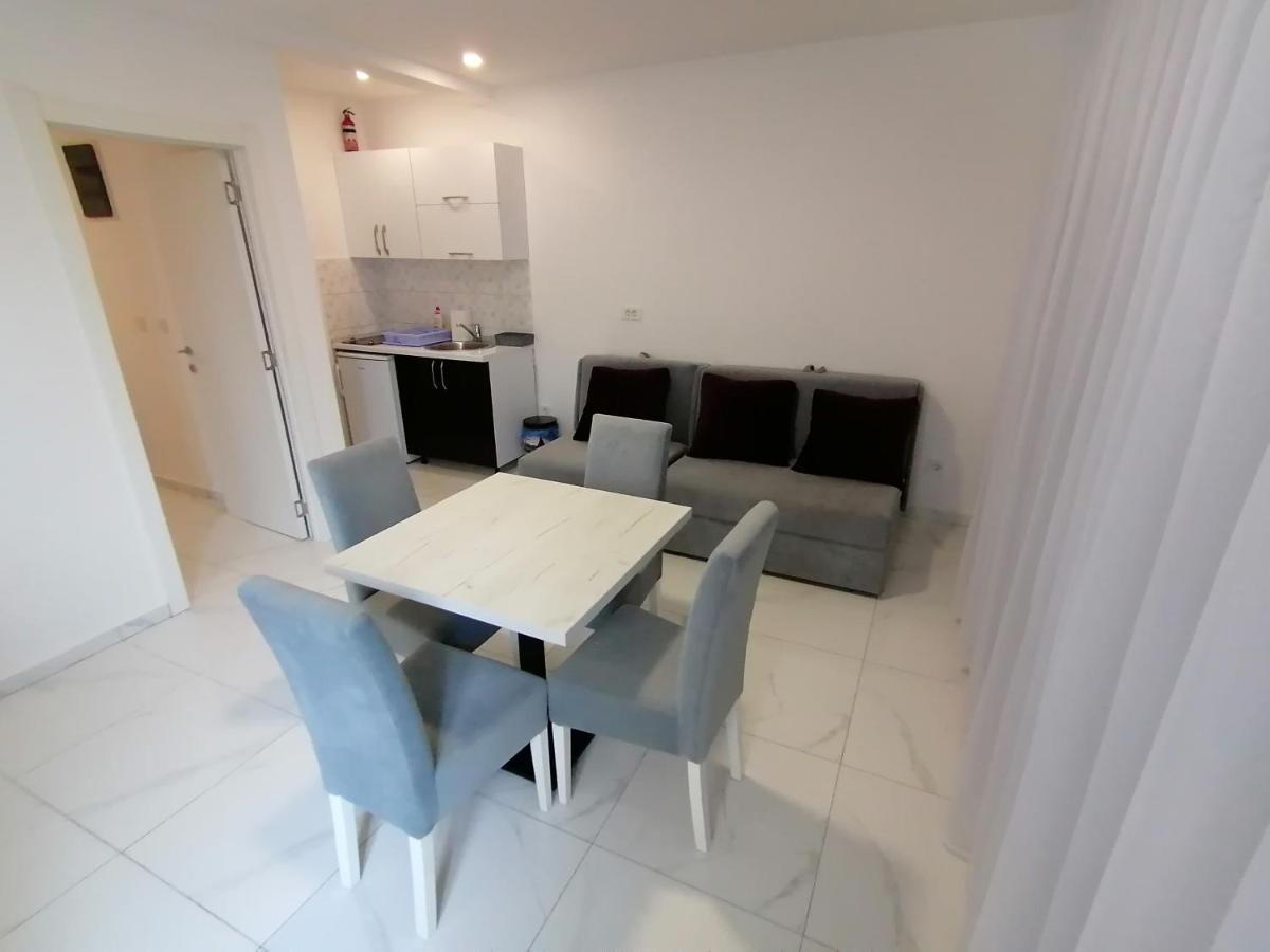 Olea Apartment Tivat Bagian luar foto