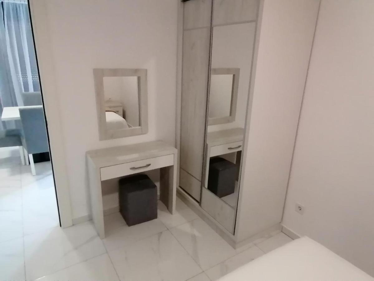 Olea Apartment Tivat Bagian luar foto