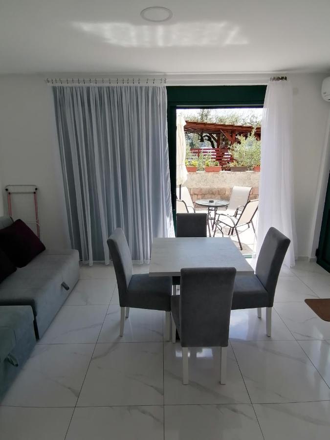 Olea Apartment Tivat Bagian luar foto