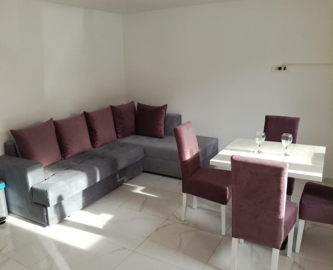 Olea Apartment Tivat Bagian luar foto