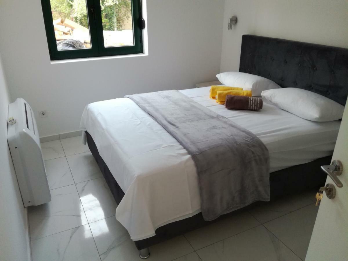 Olea Apartment Tivat Bagian luar foto