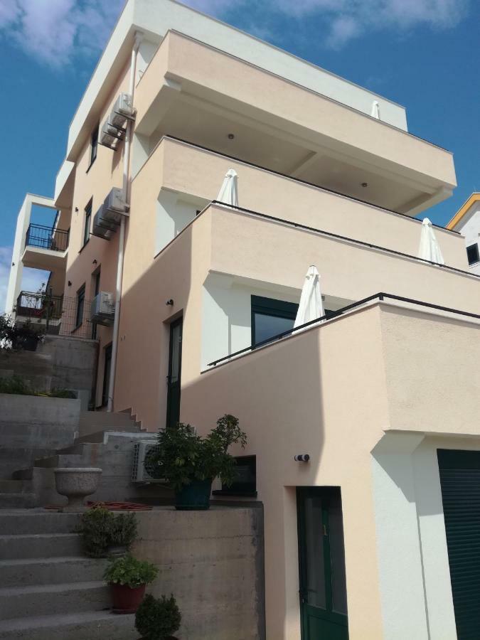 Olea Apartment Tivat Bagian luar foto