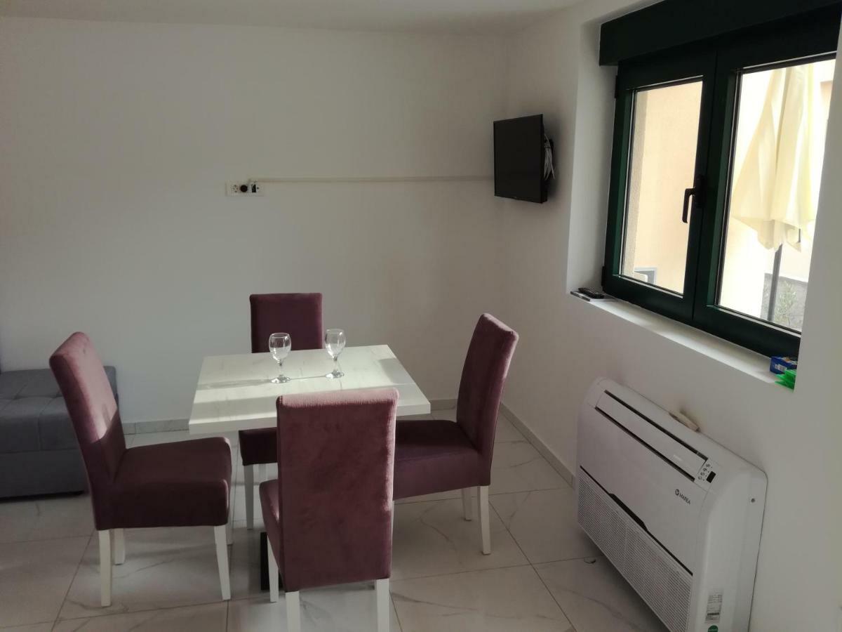 Olea Apartment Tivat Bagian luar foto