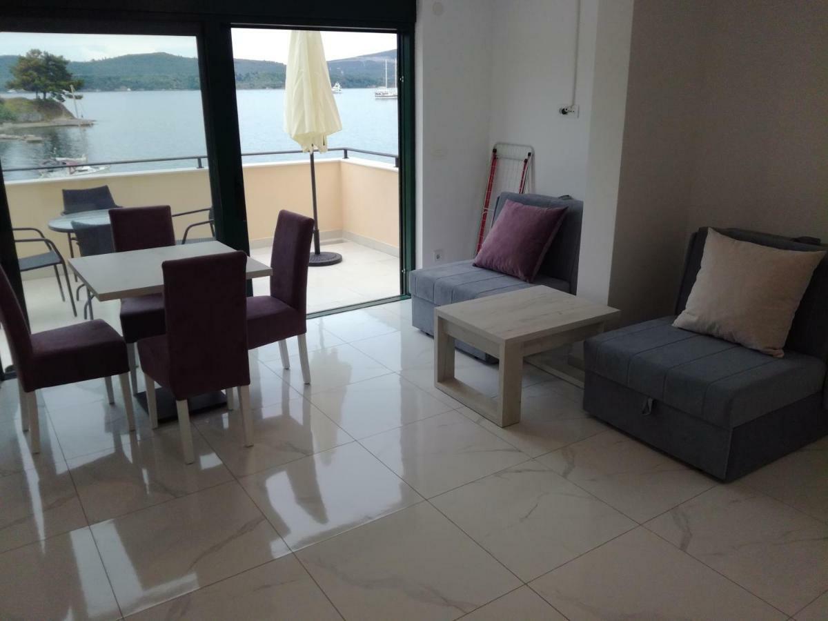 Olea Apartment Tivat Bagian luar foto